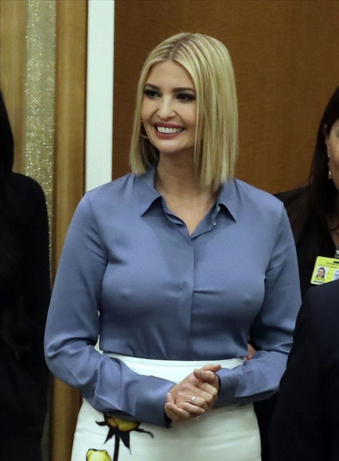 ivankatrump braless fngml 02