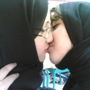 muslima arab hijab girls lesbian kisses tongue fngml 30