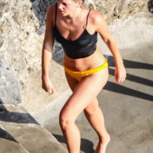 emma watson yellow bikini 01