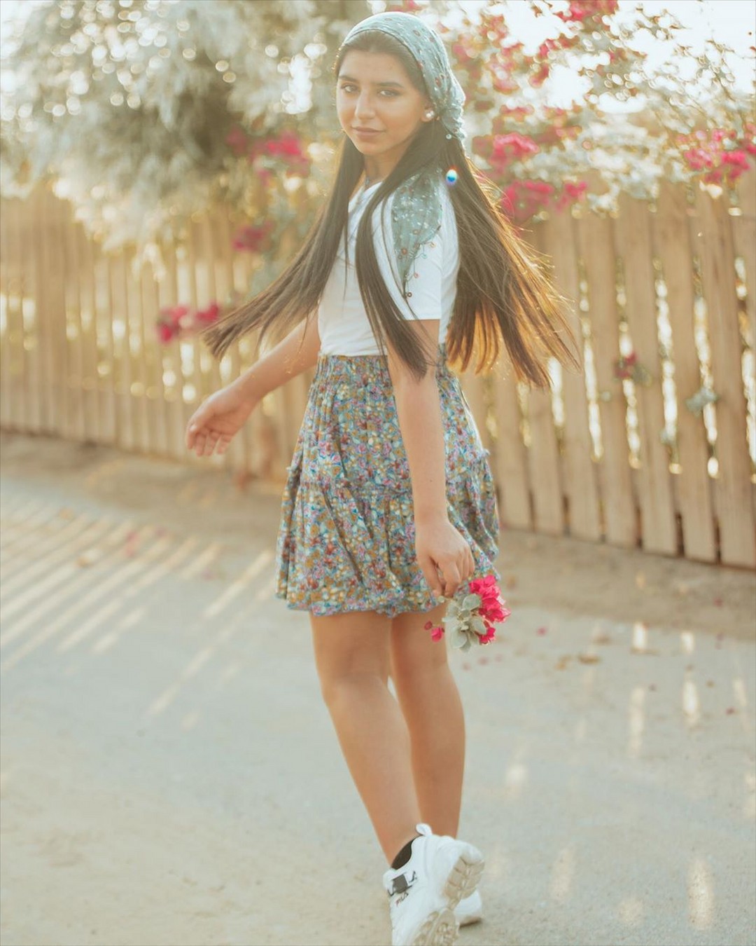 Ghrour Safar Short Skirt Teen Girl Photo 03