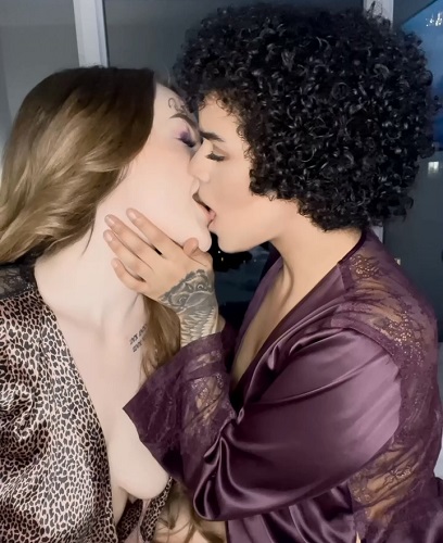 rahaf saudi Lesbian Kiss Porn 26
